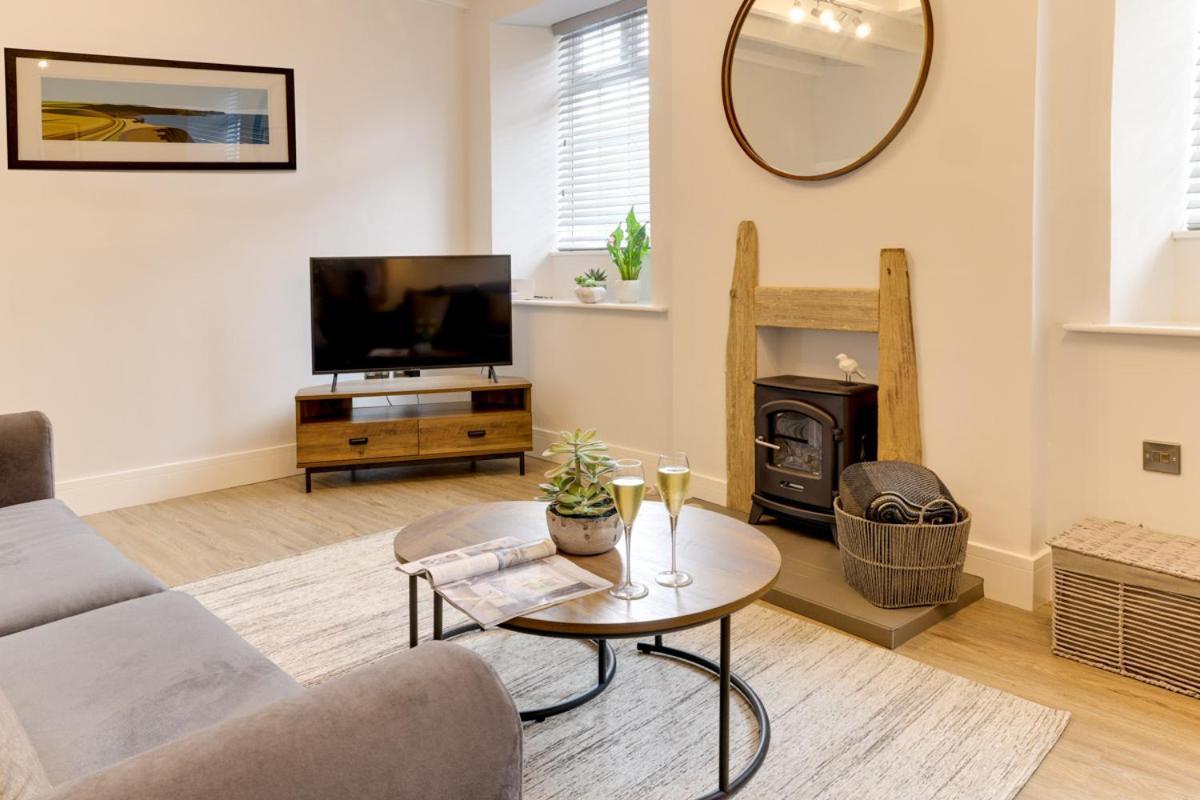 Beam End Snainton - Modern 2-Bedroom Stone Cottage Exterior foto
